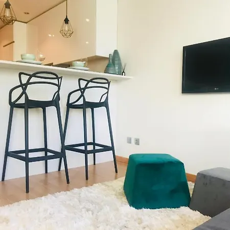 Peter Five Flat By Tonsdeverde Braga